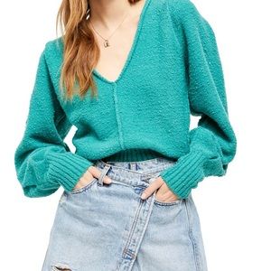 Free People V-Veck Green Sweater Top, Size Small. Like New!